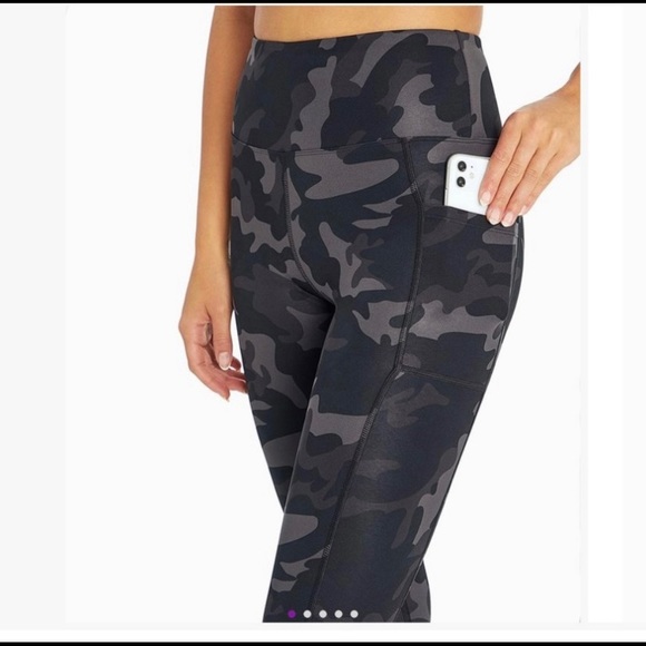 NWT Black 25” Classy Abstract pocket high-waist leggings Marika I have 3 pairs - Picture 3 of 5